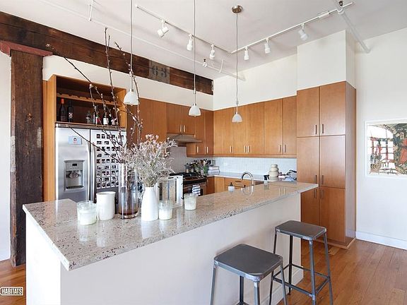 3rd image of 275 Conover St APT 5C