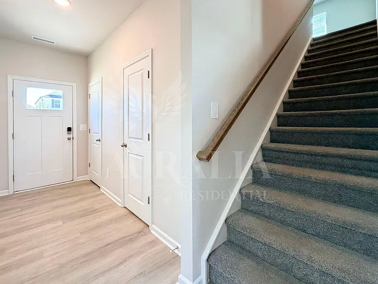 645 Red River Dr — Photo 4