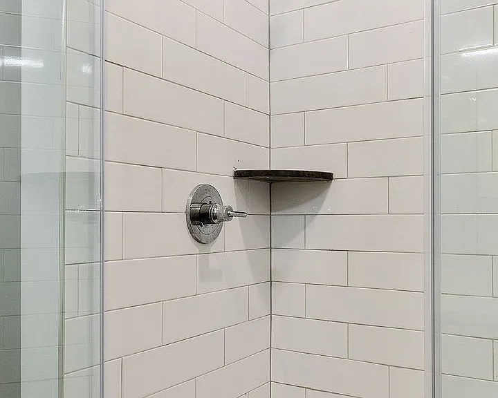The Bentley Apartments — Photo 15