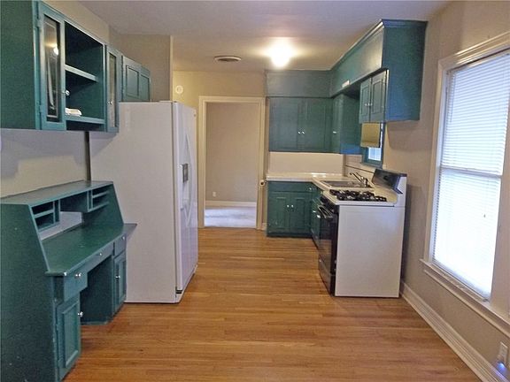 3rd image of 1519 W Saint Johns Ave