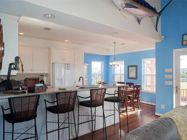 16619 Bayfront Dr — Photo 14