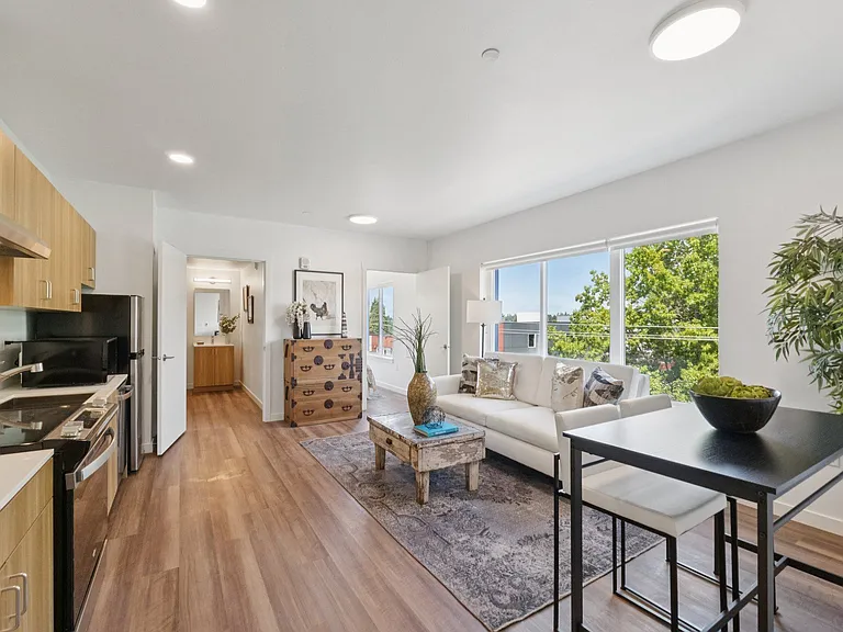 Keystone Apartments — Photo 9