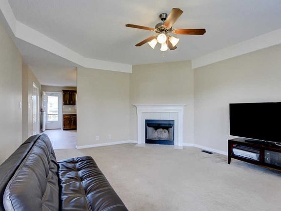 3rd image of 1386 Jenny Ln