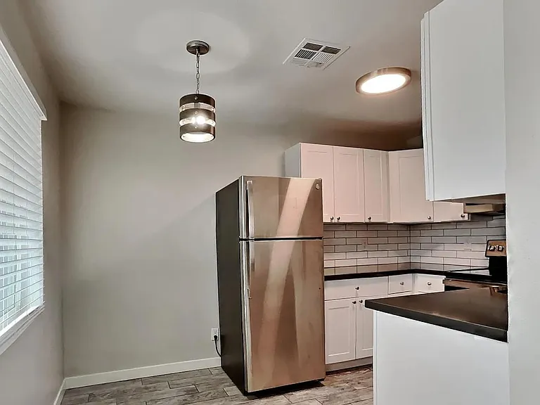 1302 E Vista Ave #2 — Photo 10