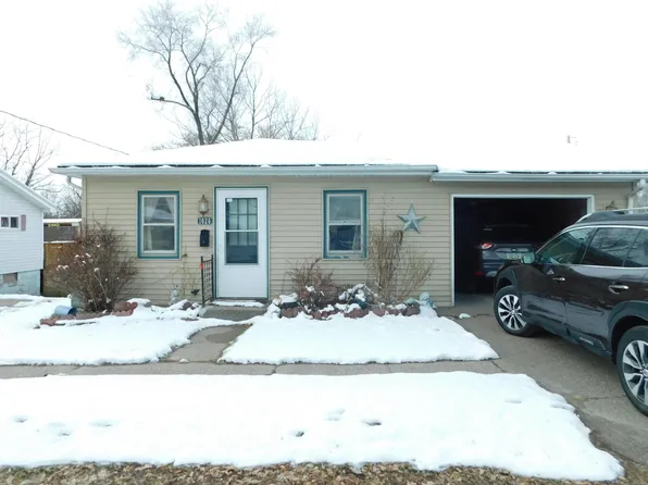 1026 Hill Ave, Muscatine, IA 52761