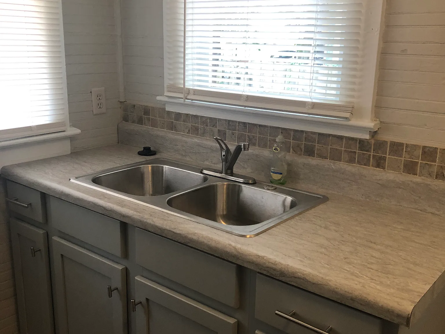2 bed, 950 sqft, $1,500 — Photo 2