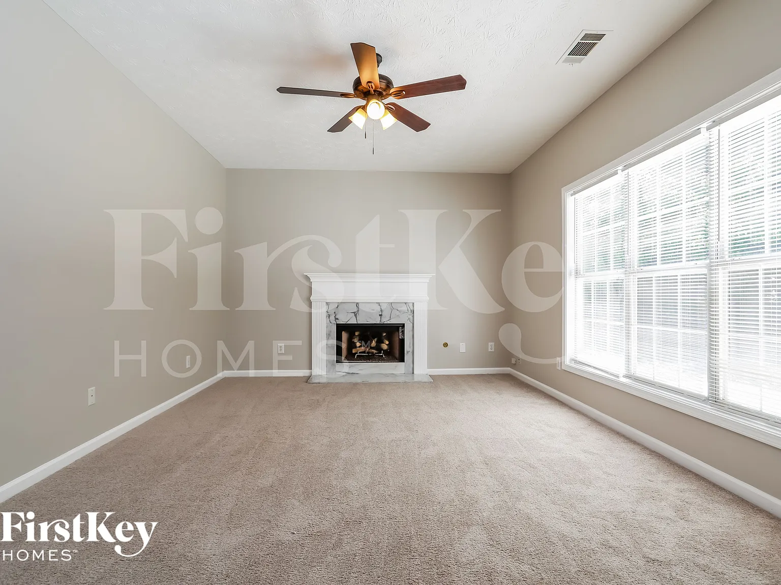 4 bed, 2.5 bath, 2348 sqft, $2,480 — Photo 2
