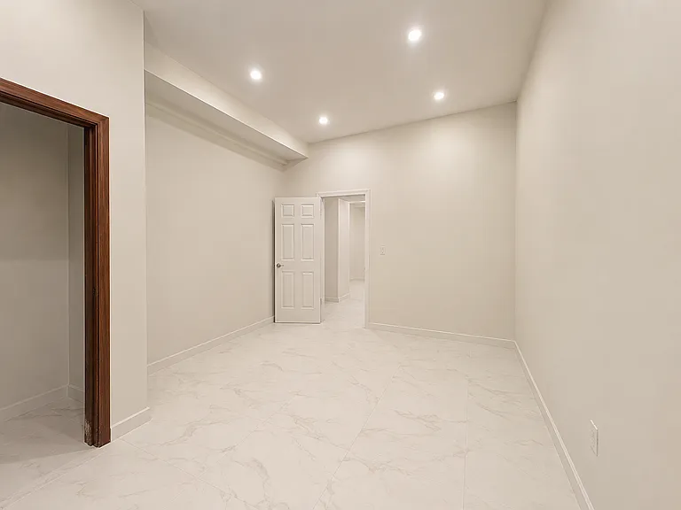 771 4th Ave #1L — Photo 6