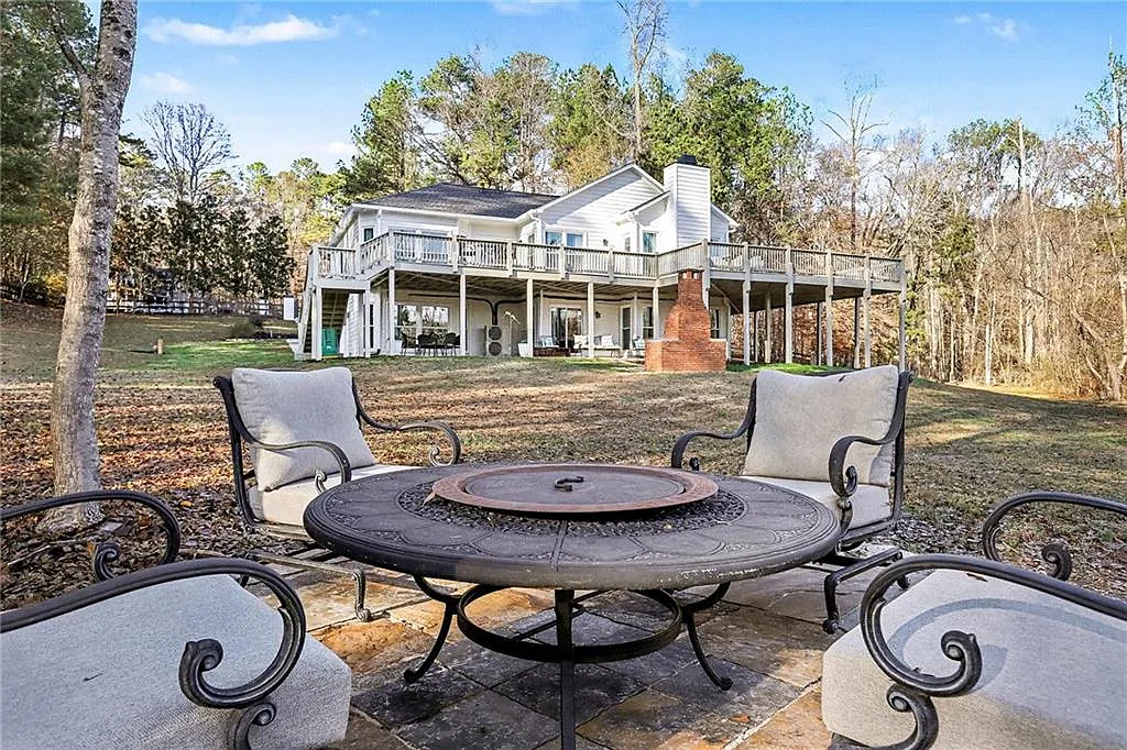 4 bed, 5.0 bath, 4270 sqft, $9,000 — Photo 1