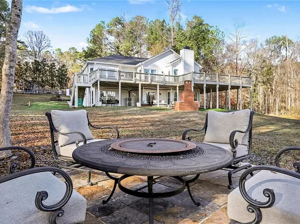 241 Nacoochee Dr, Woodstock, GA 30188