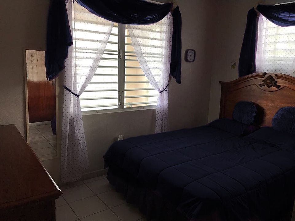 2nd image of 1 Calle Los Laureles