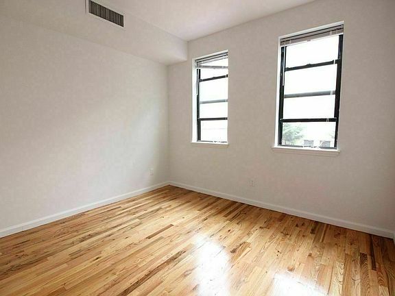 5th image of 235 Montrose Ave APT 5