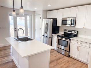 9938 N Elkhorn Rd, Eagle Mountain, UT 84005