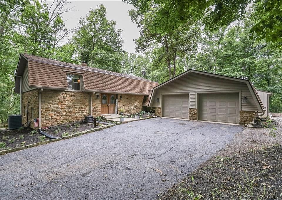 1st image of 8870 E County Road 550 N