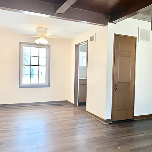 3 bed, 1370 sqft, $2,195 — Photo 4