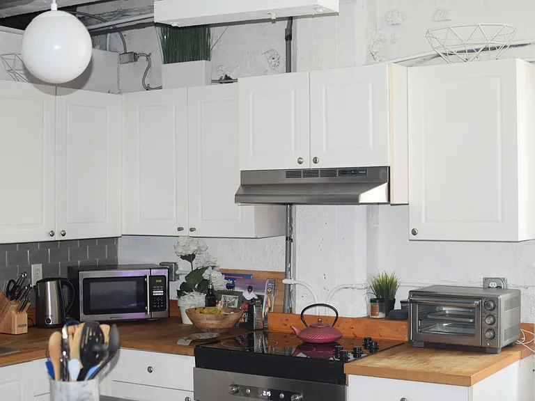 244 Peters St SW #11 — Photo 11