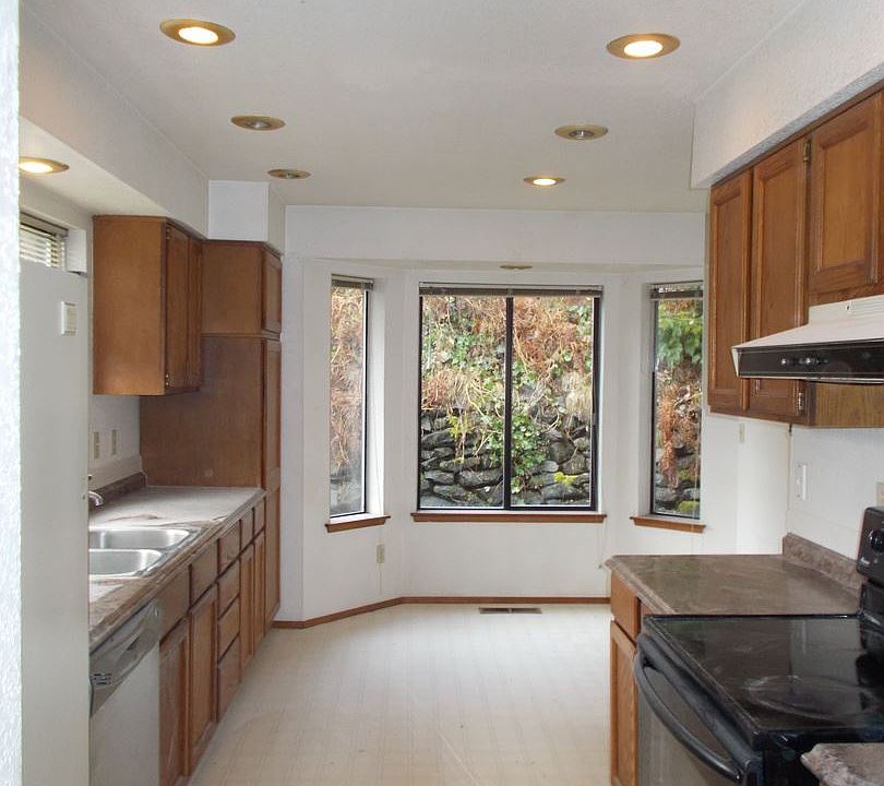 1st image of 7005 140th Street Ct E