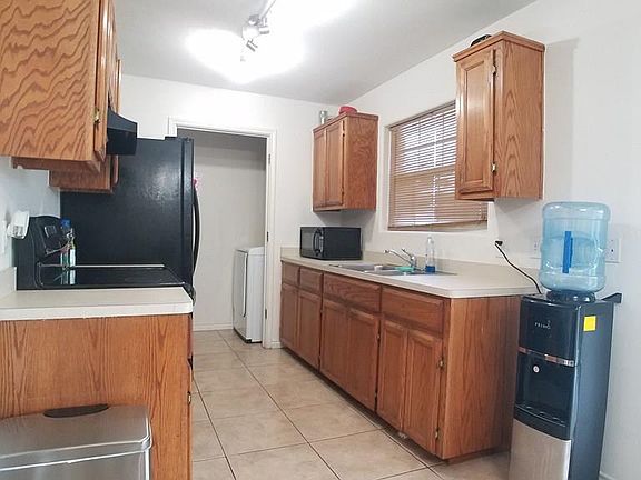 5th image of 2751 Pompeii St