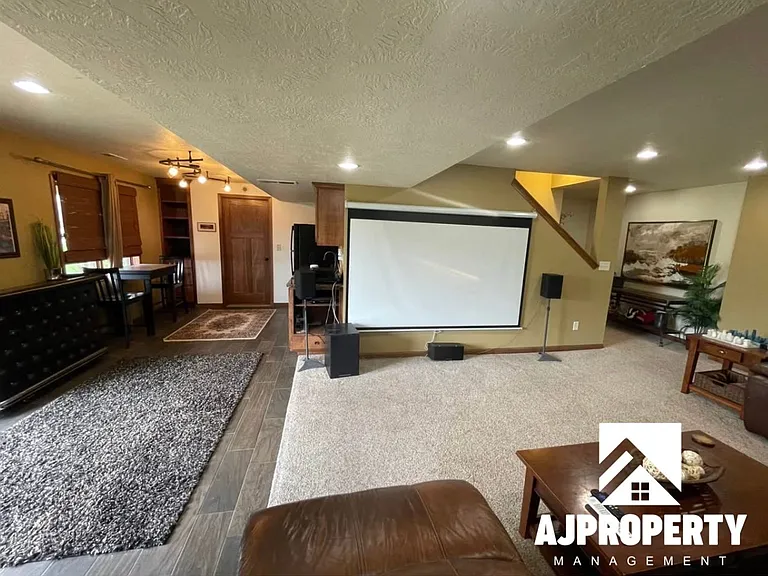 3105 S Dawley Cir #CIRCLE1 — Photo 19