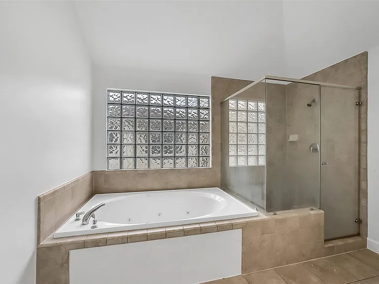 650 Westcross St #70 — Photo 32