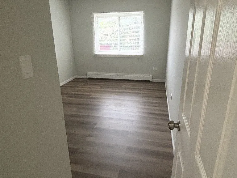 555 Deepwoods Dr #2E — Photo 3