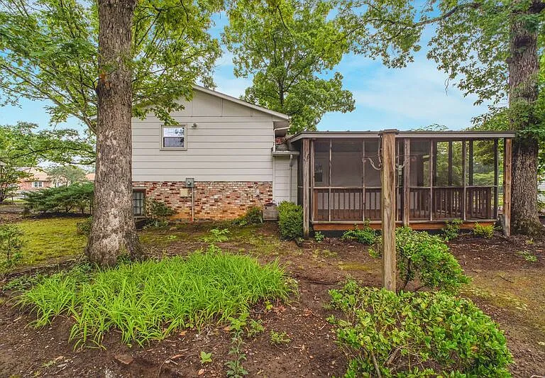 408 Deerwood Dr — Photo 25