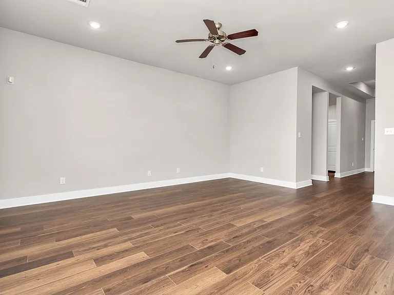 10515 Moon Valley Ln — Photo 16