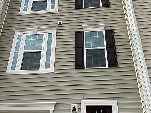 2nd image of 856 Romeria Dr