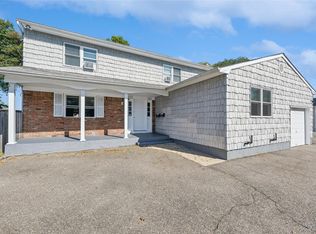 622 Old Country Rd, Plainview, NY 11803