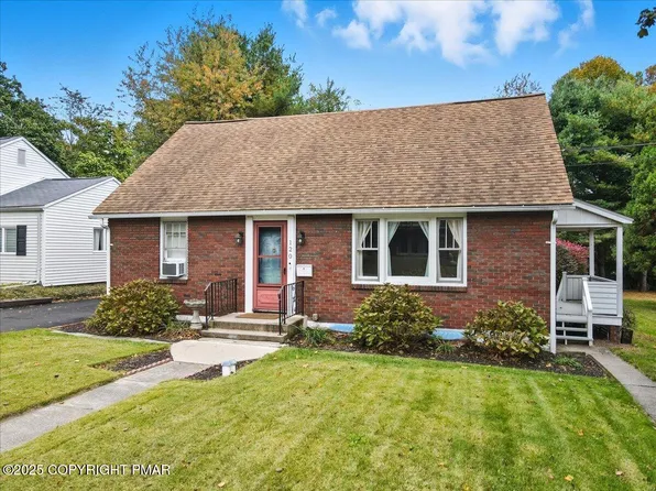 120 Stokes Ave, Stroudsburg, PA 18360