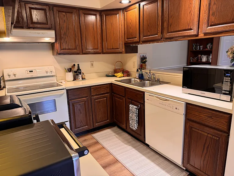 Kitchen (POV2)