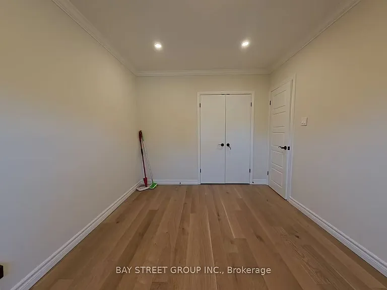 402 Osiris Dr — Photo 23