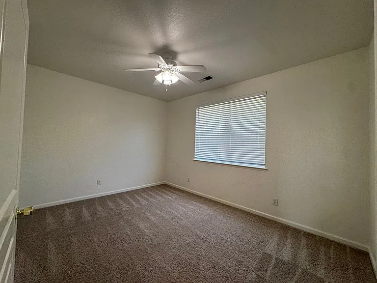 5781 E Kaviland Ave — Photo 31