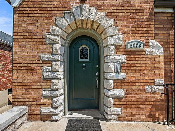 5th image of 3929 Meramec St