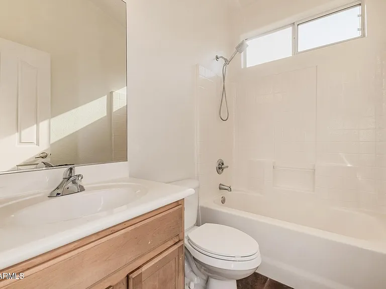 2205 S Harper — Photo 23