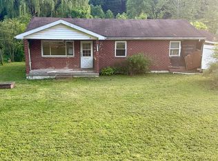3575 State Route 172, Flatgap, KY 41219