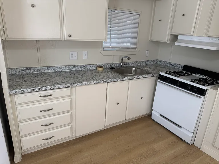 3416 Huss Ave — Photo 6
