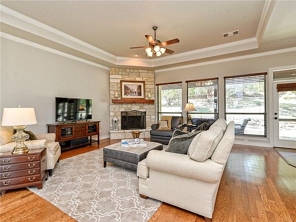 4th image of 1003 N Canyonwood Dr