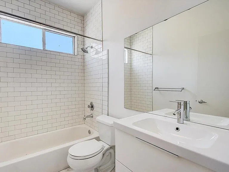 1325 Sutherland St #8 — Photo 9