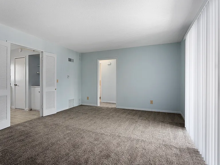 Ashton Court Apartments — Photo 16