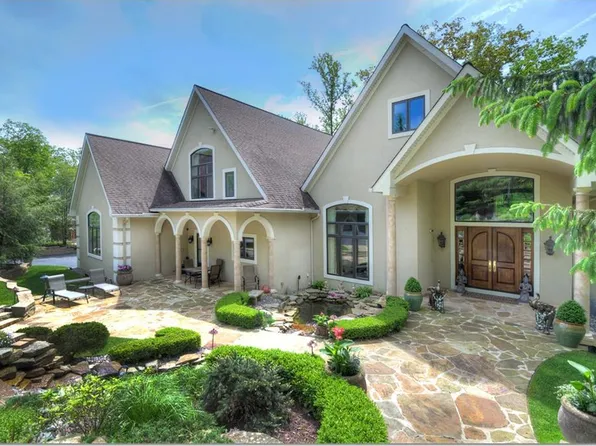 50 Falls Creek Trl, Moreland Hills, OH 44022