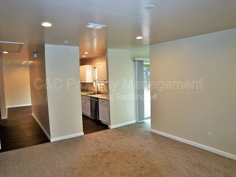 1695 Hilby Ave — Photo 14