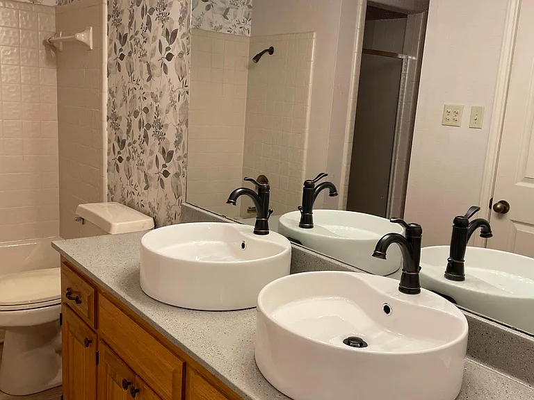 2745 Bandera Hwy #6 — Photo 7