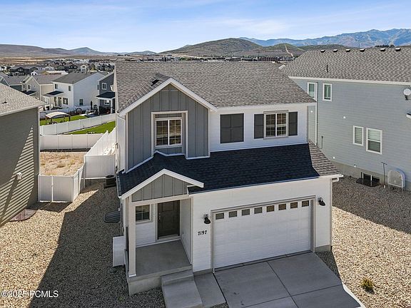 3rd image of 7197 Woods Rose Dr