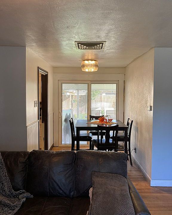 2nd image of 211 Kenwood Dr