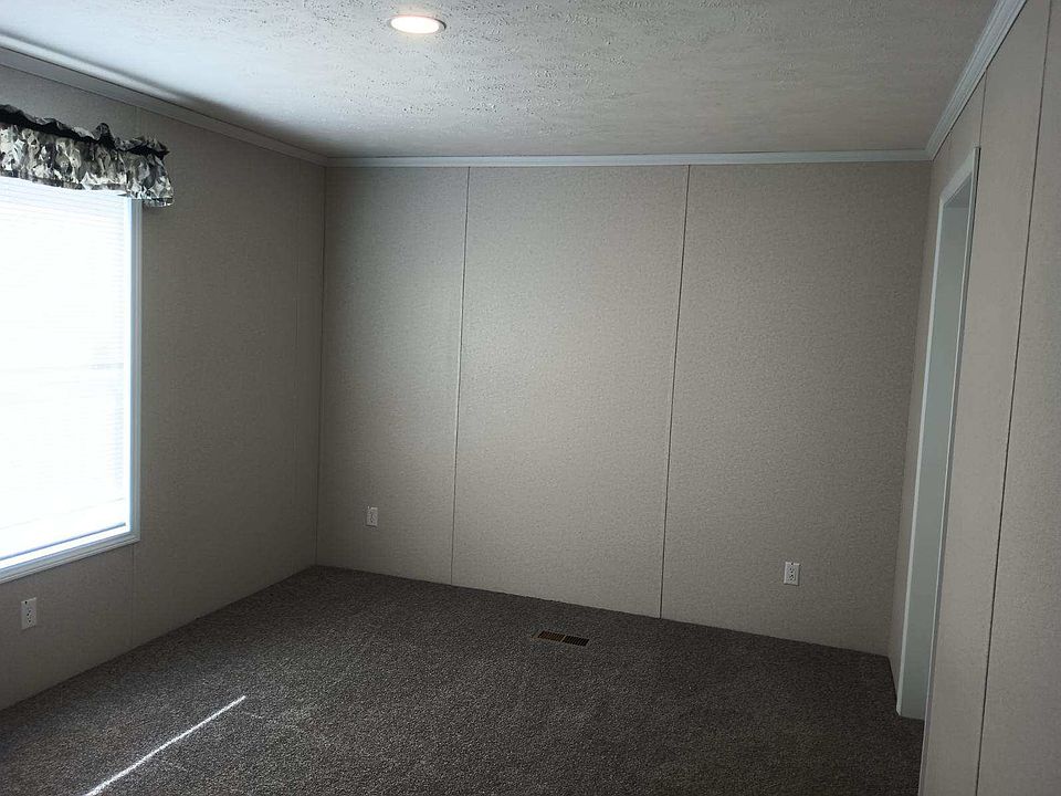 2nd image of 17111 Hall Rd #4BRW8T