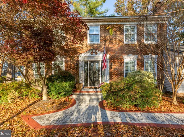 3390 Flint Hill Pl, Woodbridge, VA 22192