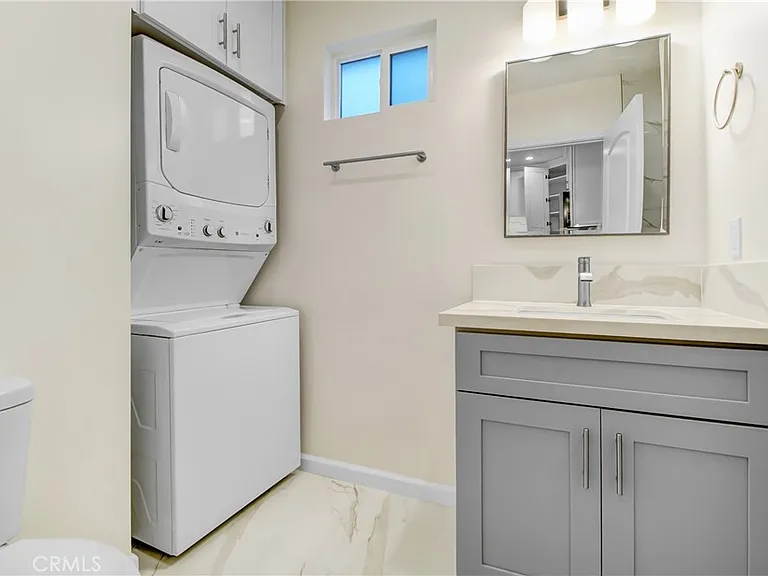 1013 E Angeleno Ave — Photo 15