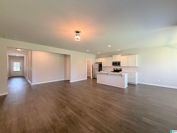 5th image of 65 Ridgeview Cir