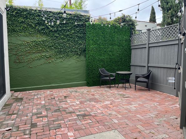 8935 Dicks St
